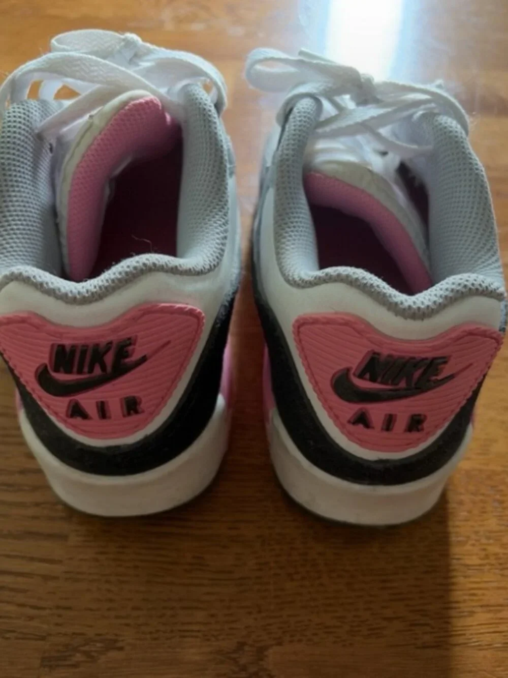 Nike Air Max 90 Shoe Y 4.5 EU 36.5 Sneaker Low Top White Gray Black Pink Girls